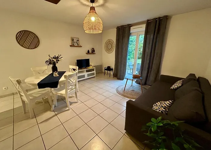 Le Patis Πανσιόν Πουατιέ